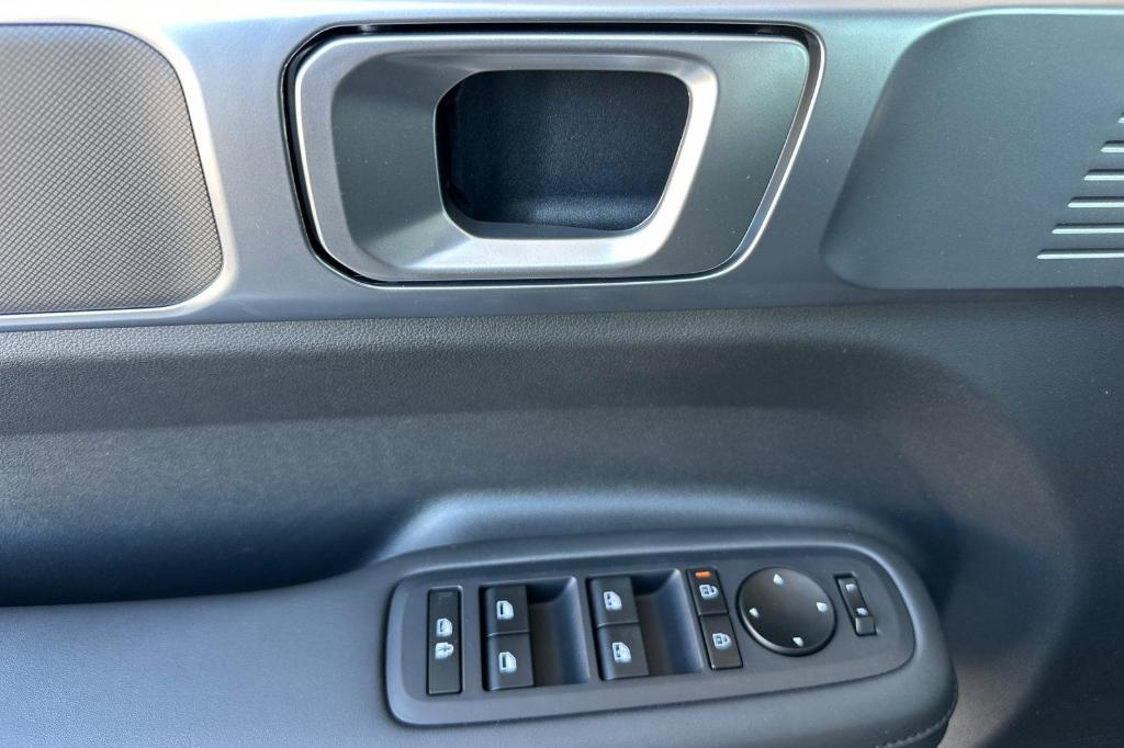 new 2025 Hyundai SANTA FE HEV car, priced at $38,849
