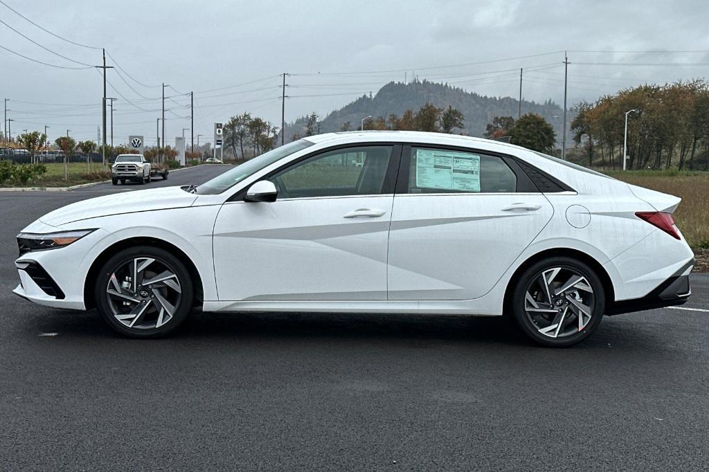 new 2025 Hyundai Elantra car, priced at $27,675