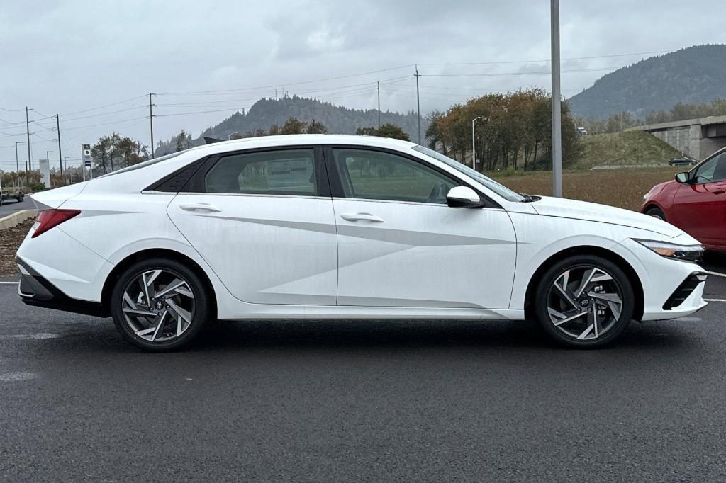 new 2025 Hyundai Elantra car, priced at $27,675