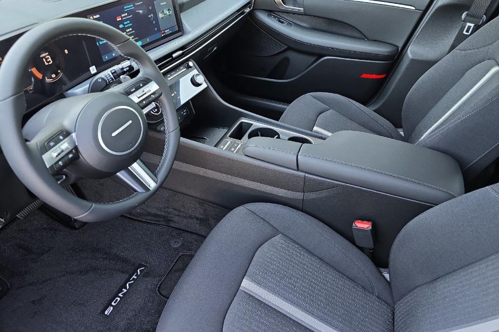 new 2025 Hyundai Sonata Hybrid car, priced at $32,240