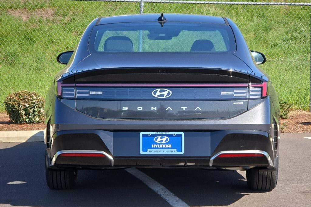 new 2025 Hyundai Sonata Hybrid car, priced at $32,240