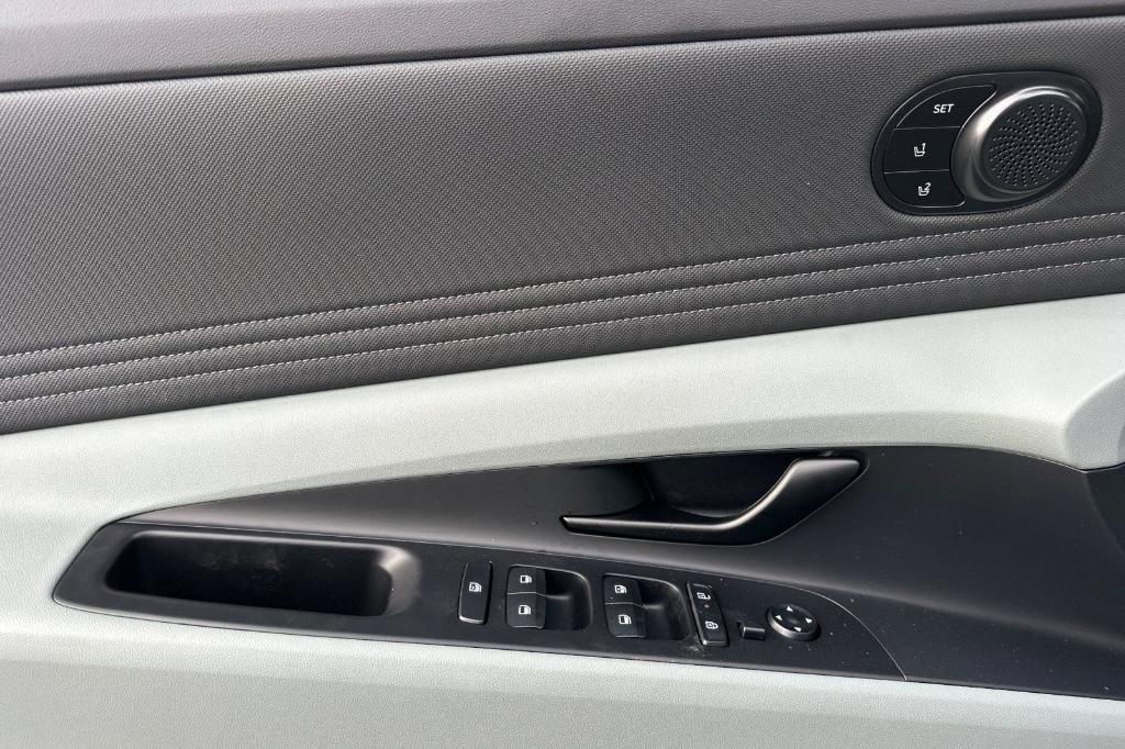 new 2025 Hyundai ELANTRA HEV car, priced at $29,435