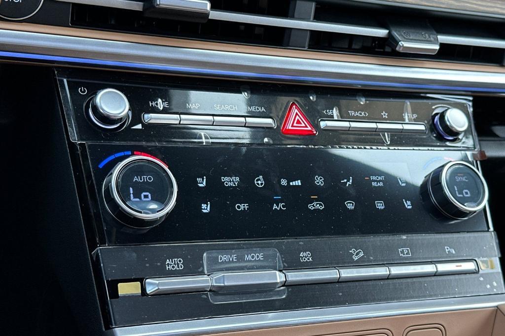 new 2025 Hyundai SANTA FE HEV car, priced at $42,675
