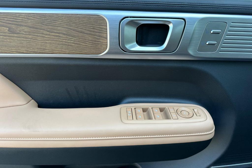 new 2025 Hyundai SANTA FE HEV car, priced at $42,675