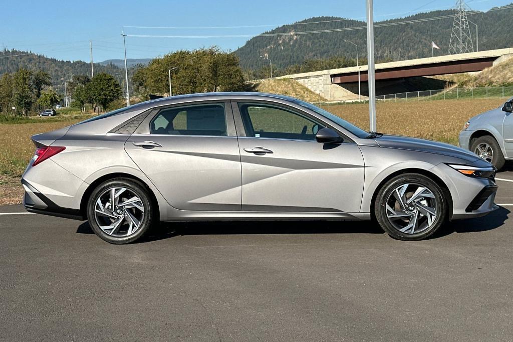 new 2025 Hyundai Elantra car, priced at $26,280