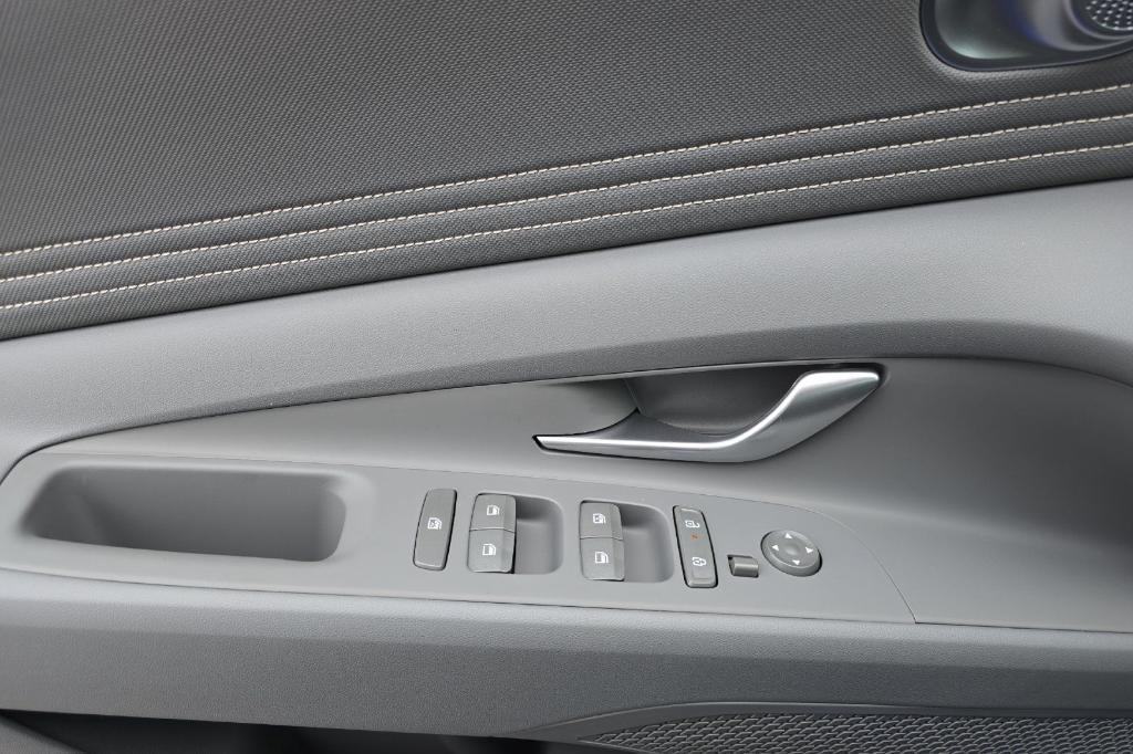 new 2025 Hyundai ELANTRA HEV car, priced at $27,222