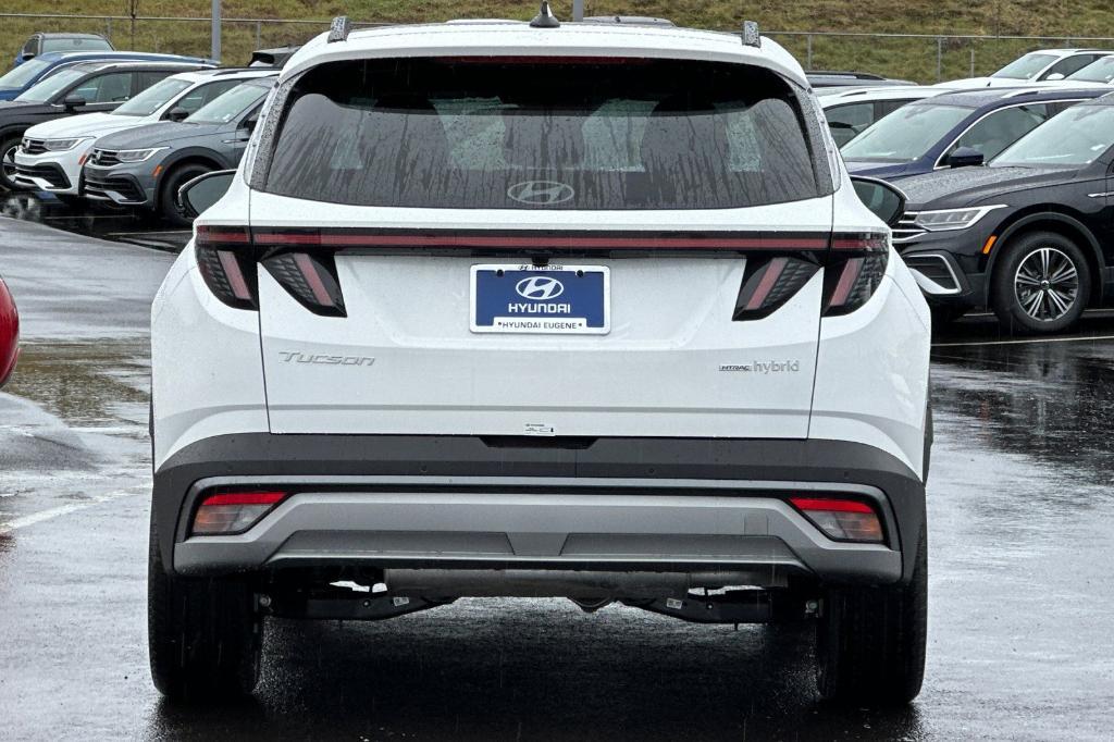 new 2025 Hyundai TUCSON Hybrid car