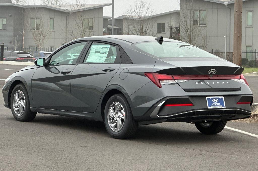 new 2025 Hyundai Elantra car