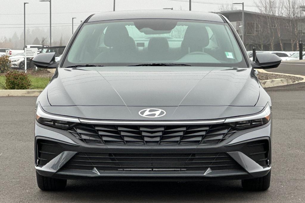 new 2025 Hyundai Elantra car