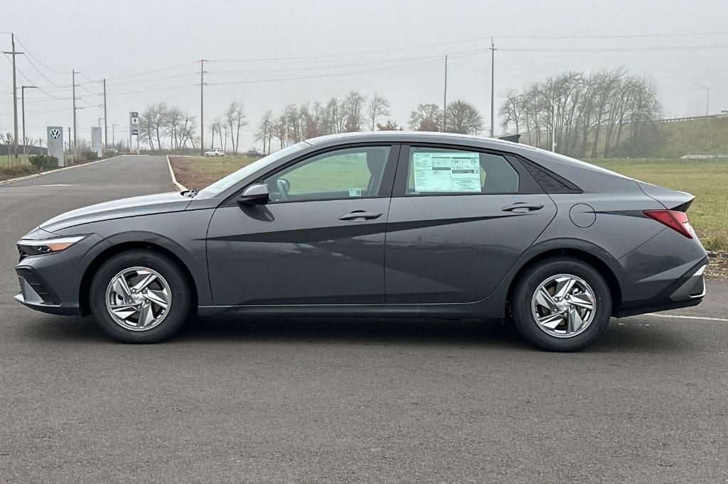 new 2025 Hyundai Elantra car