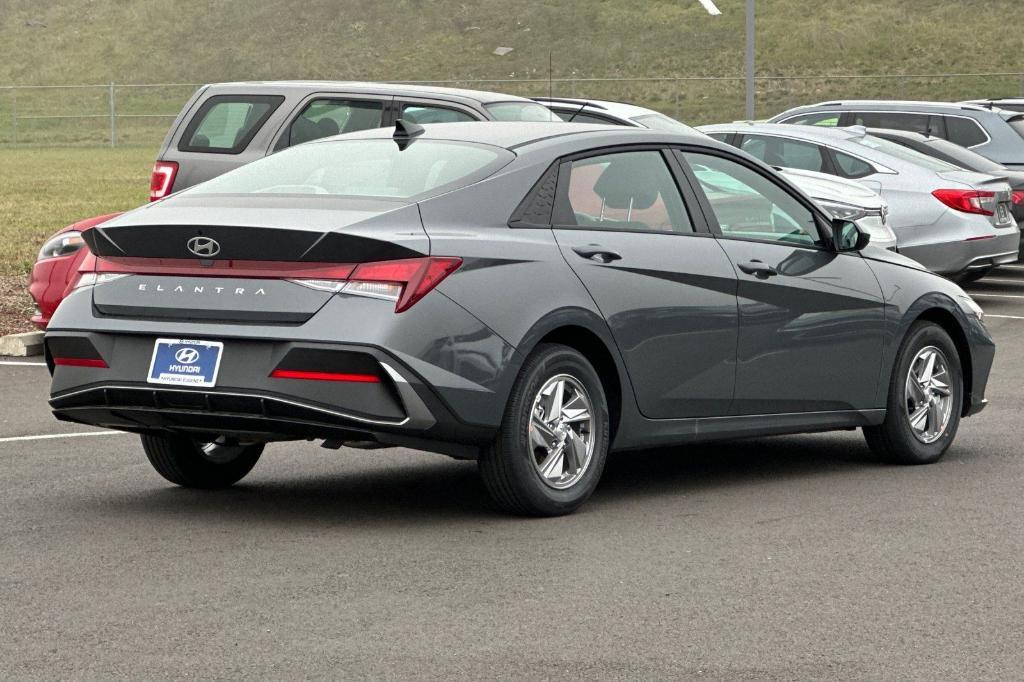 new 2025 Hyundai Elantra car