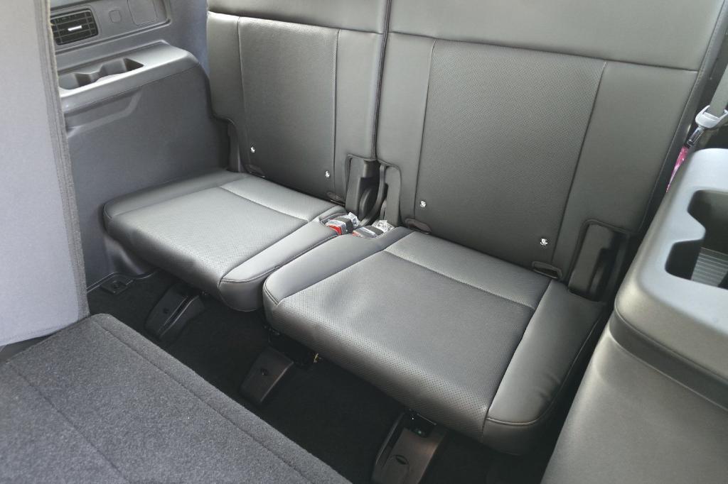 new 2025 Hyundai SANTA FE HEV car, priced at $35,814