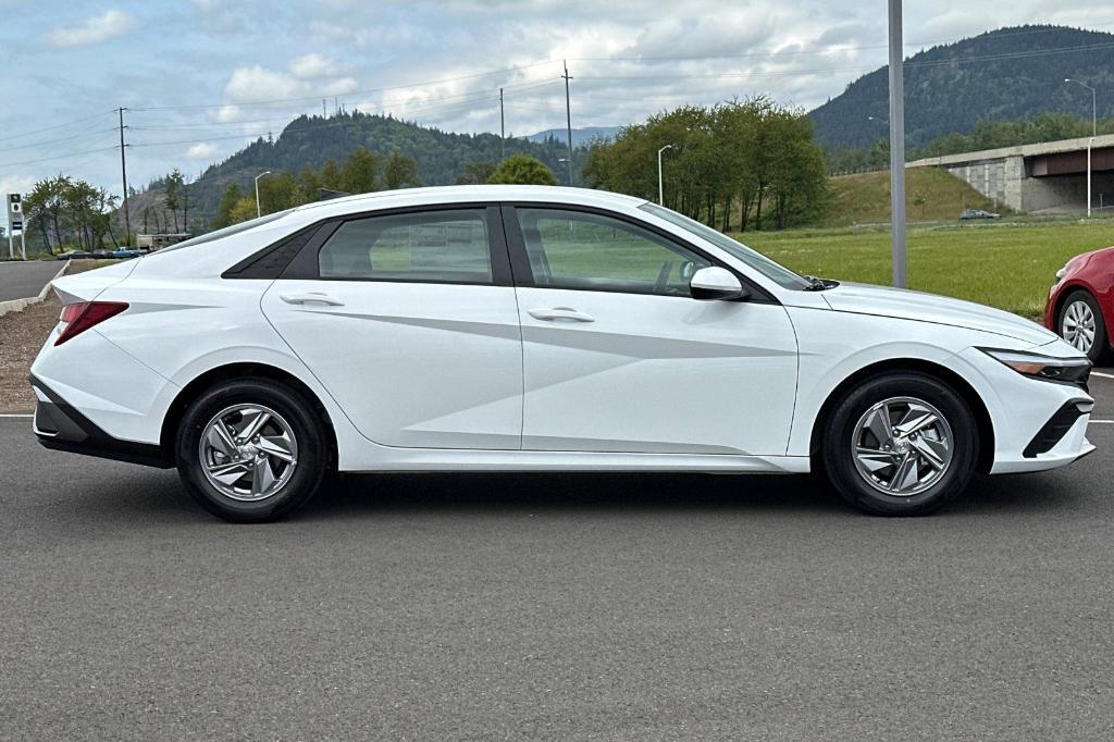 new 2025 Hyundai Elantra car, priced at $21,940