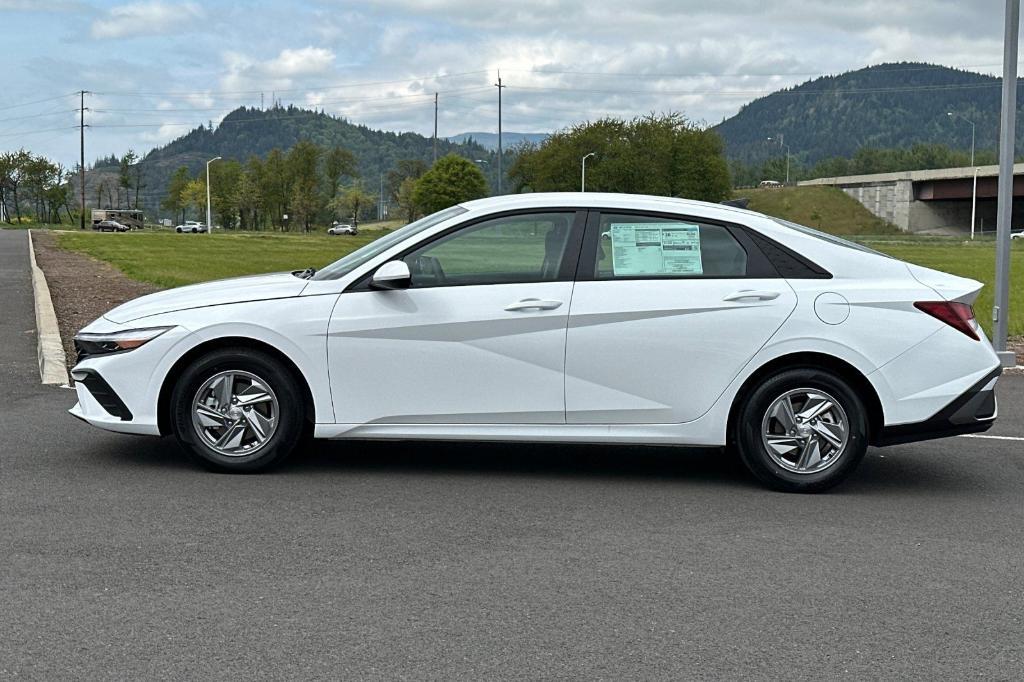 new 2025 Hyundai Elantra car, priced at $21,940