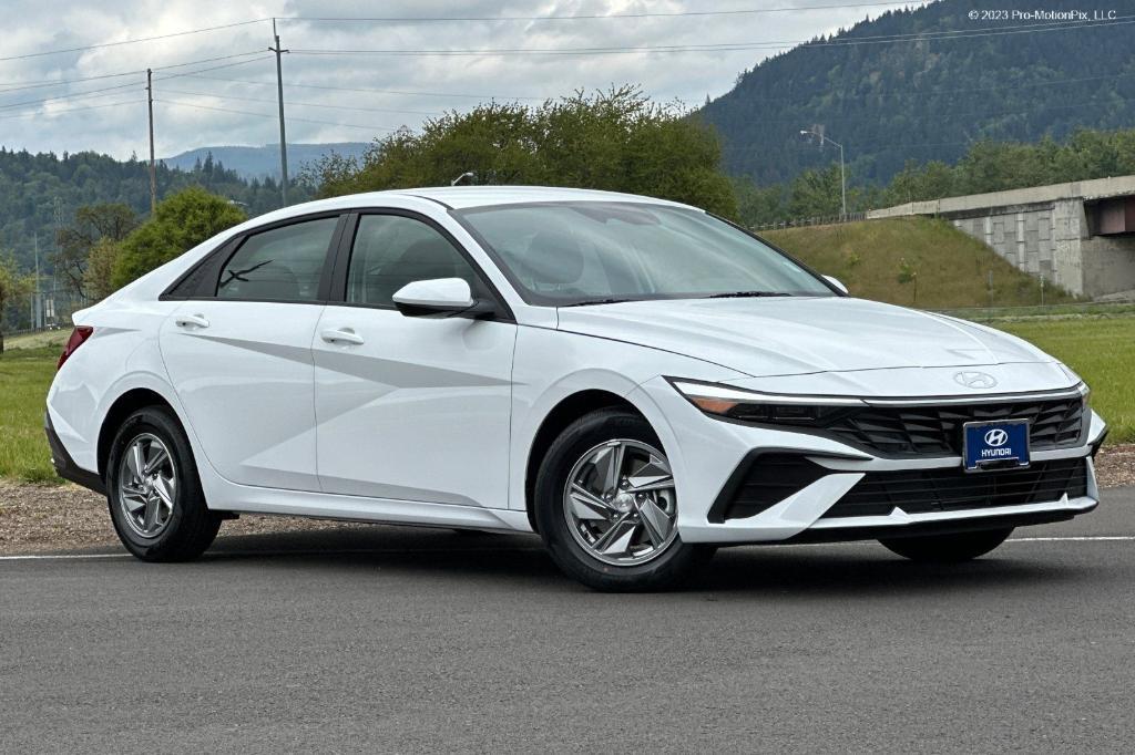 new 2025 Hyundai Elantra car, priced at $21,940