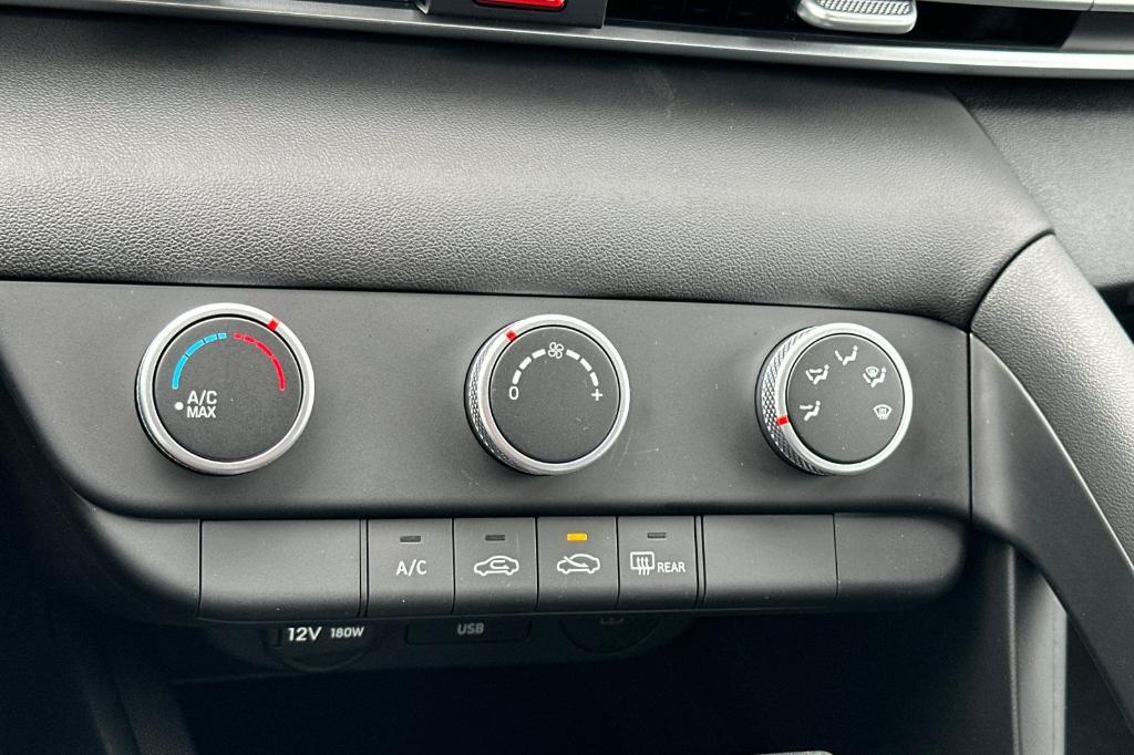 new 2025 Hyundai Elantra car, priced at $21,940