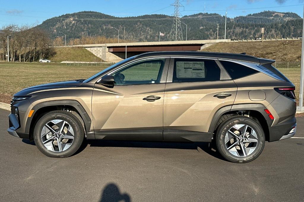 new 2025 Hyundai TUCSON Hybrid car, priced at $37,225