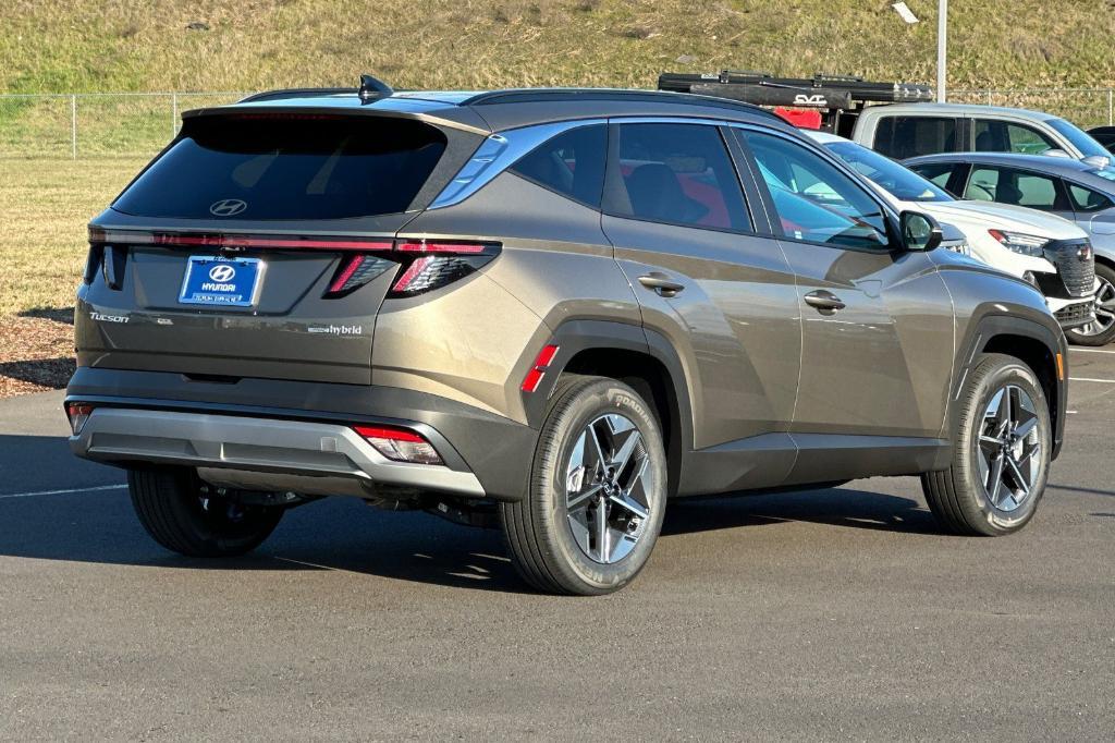 new 2025 Hyundai TUCSON Hybrid car, priced at $37,225