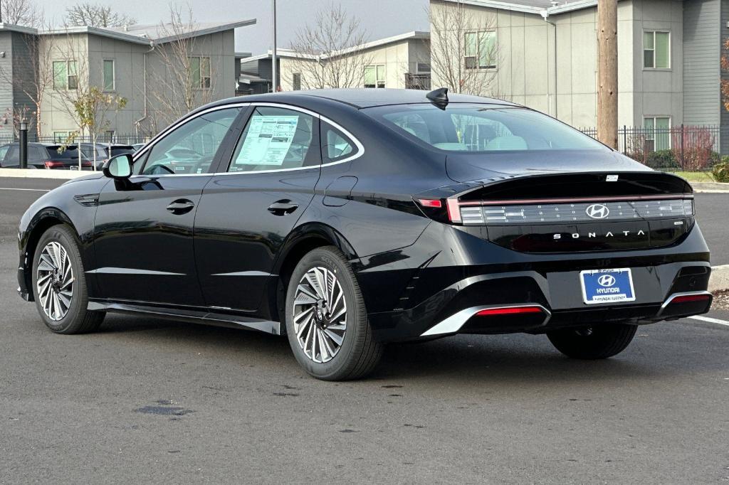 new 2025 Hyundai Sonata Hybrid car, priced at $31,760