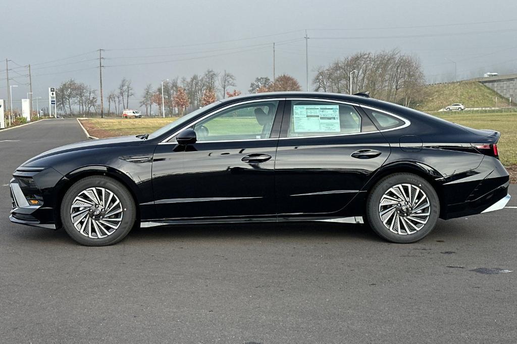 new 2025 Hyundai Sonata Hybrid car, priced at $31,760