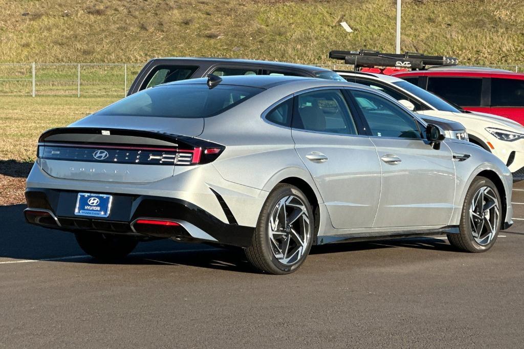 new 2025 Hyundai Sonata car, priced at $32,010