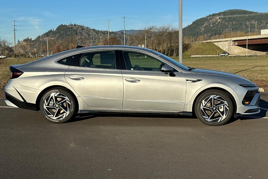 new 2025 Hyundai Sonata car, priced at $32,010