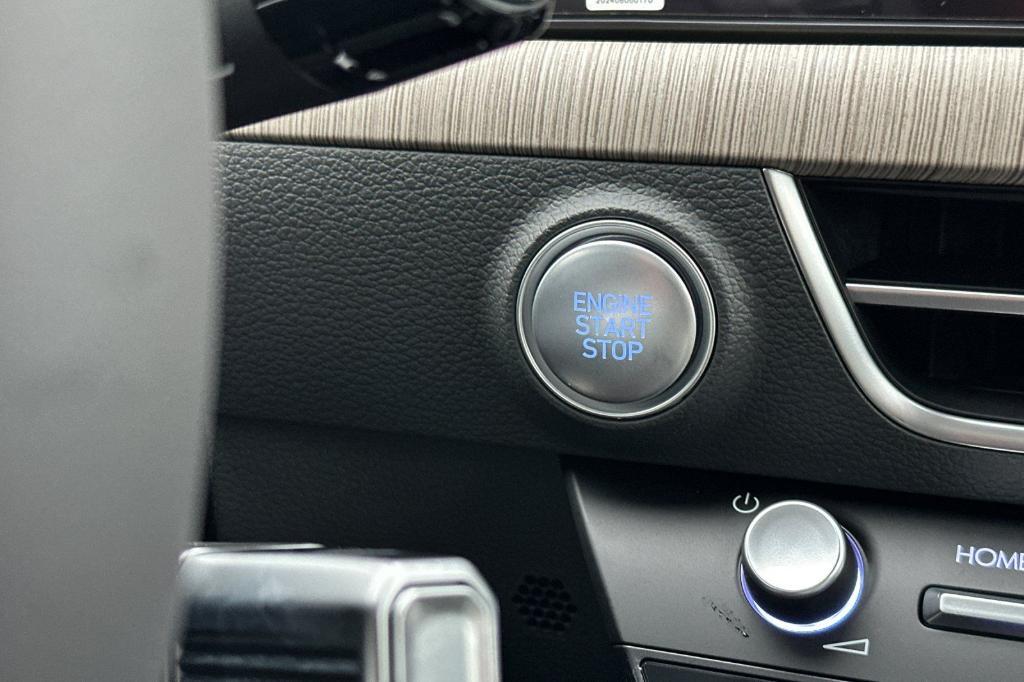 new 2025 Hyundai Sonata Hybrid car, priced at $32,400