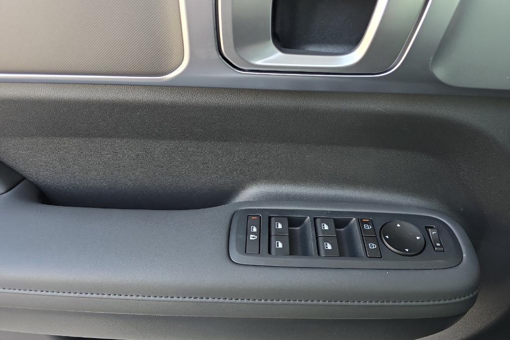 new 2025 Hyundai Santa Fe car, priced at $39,320