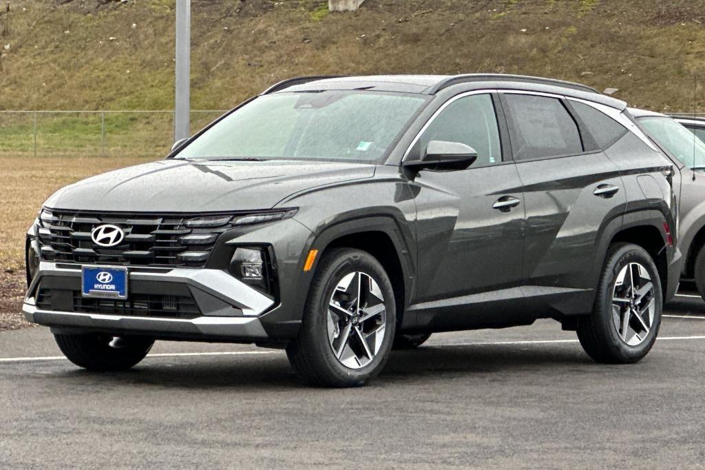 new 2025 Hyundai TUCSON Hybrid car, priced at $37,065