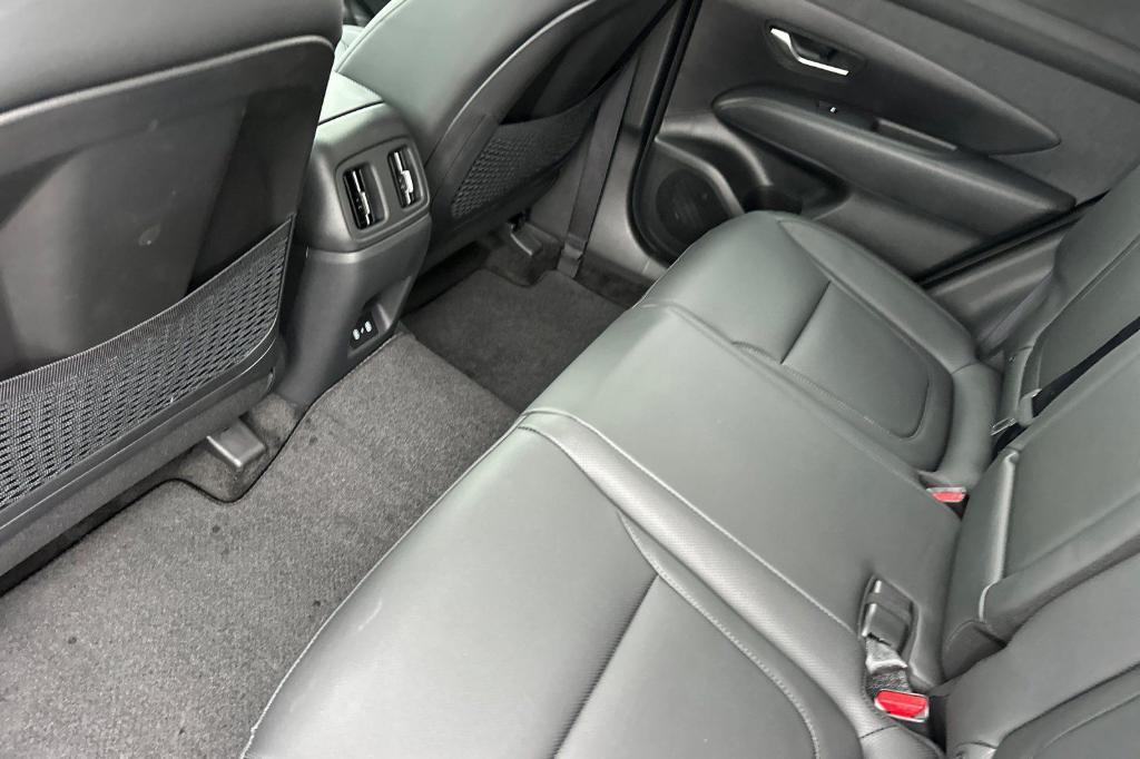 new 2025 Hyundai TUCSON Hybrid car, priced at $37,065