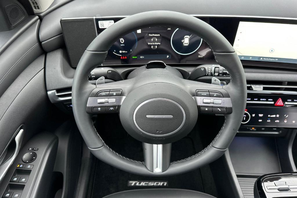 new 2025 Hyundai TUCSON Hybrid car, priced at $37,065