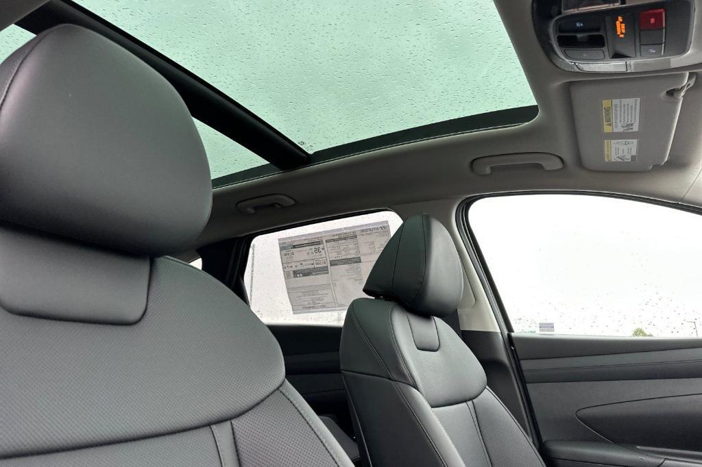 new 2025 Hyundai TUCSON Hybrid car, priced at $37,065