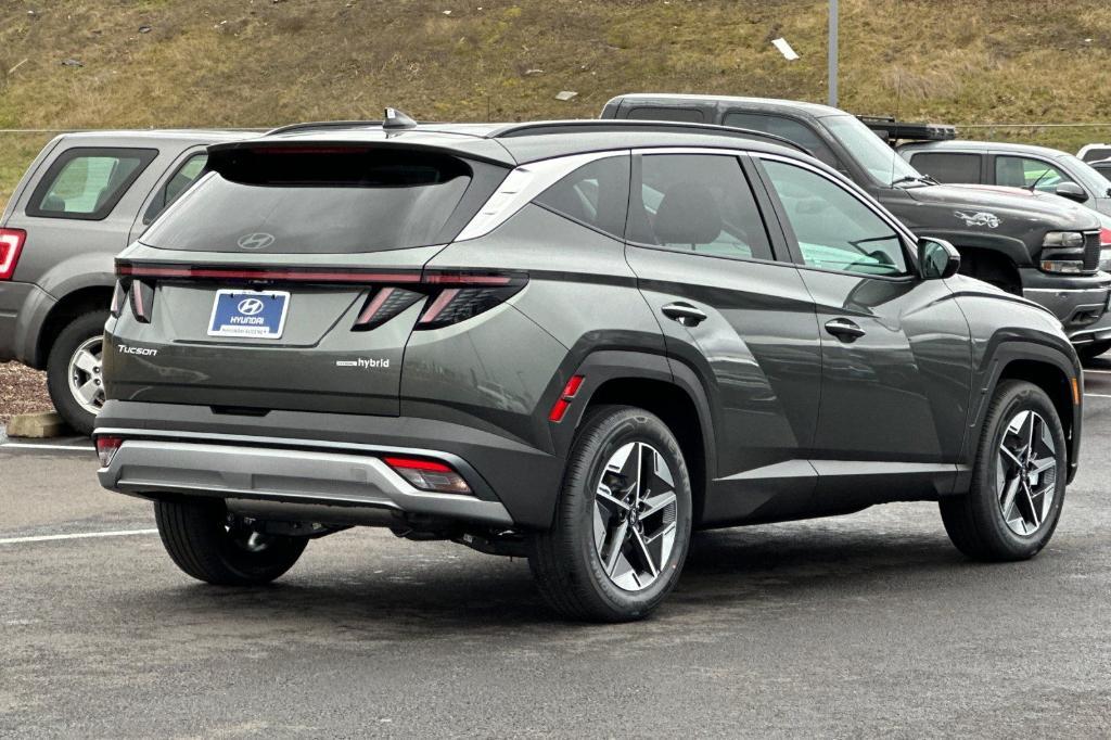 new 2025 Hyundai TUCSON Hybrid car, priced at $37,065