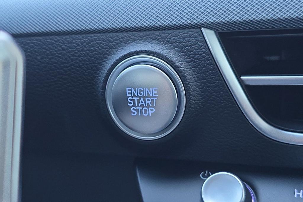 new 2025 Hyundai Sonata Hybrid car, priced at $31,395