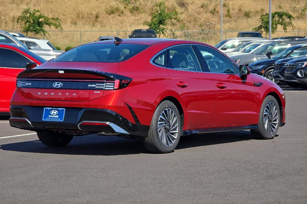 new 2025 Hyundai Sonata Hybrid car, priced at $31,395