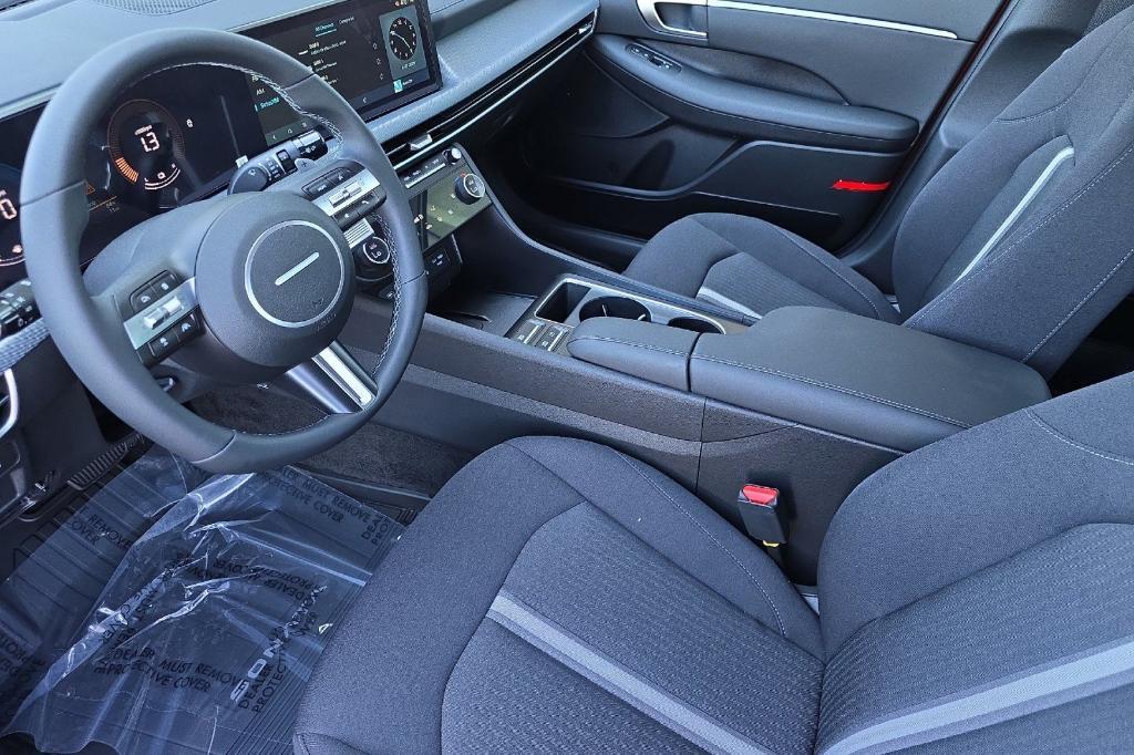 new 2025 Hyundai Sonata Hybrid car, priced at $31,395