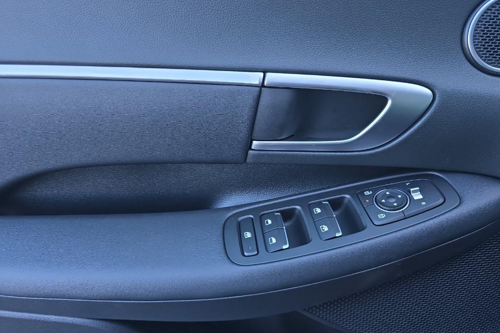 new 2025 Hyundai Sonata Hybrid car, priced at $31,395