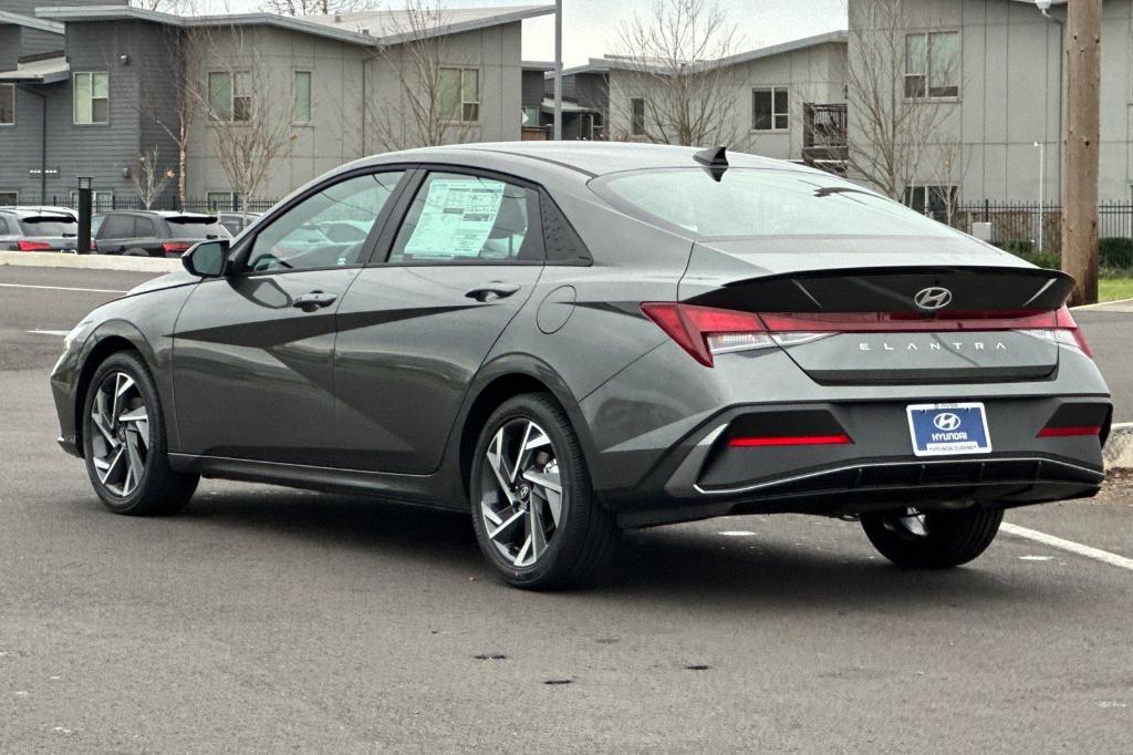 new 2025 Hyundai Elantra car