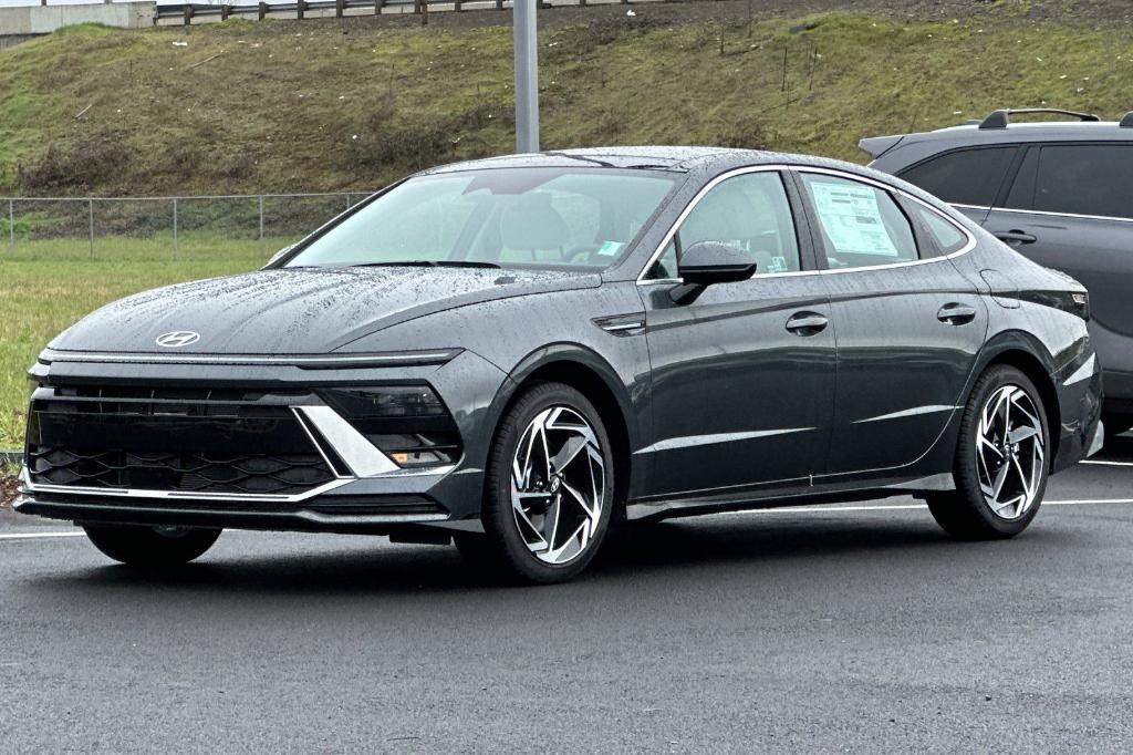 new 2024 Hyundai Sonata car, priced at $27,200