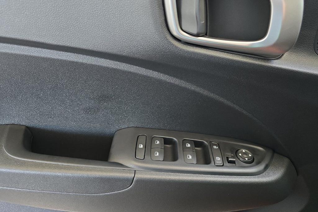 new 2025 Hyundai Venue car, priced at $23,478