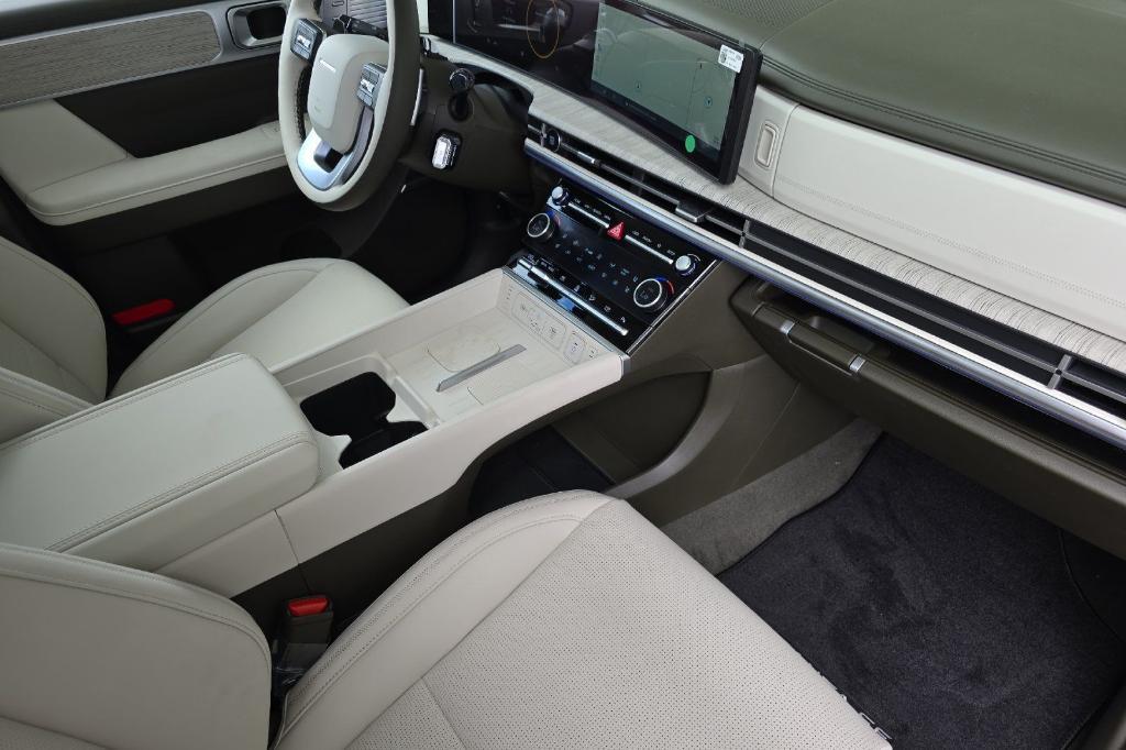 new 2025 Hyundai Santa Fe car, priced at $47,715