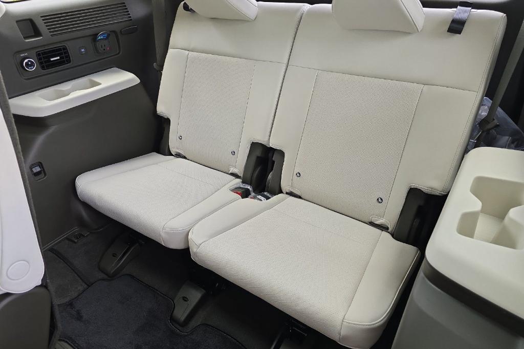 new 2025 Hyundai Santa Fe car, priced at $47,715