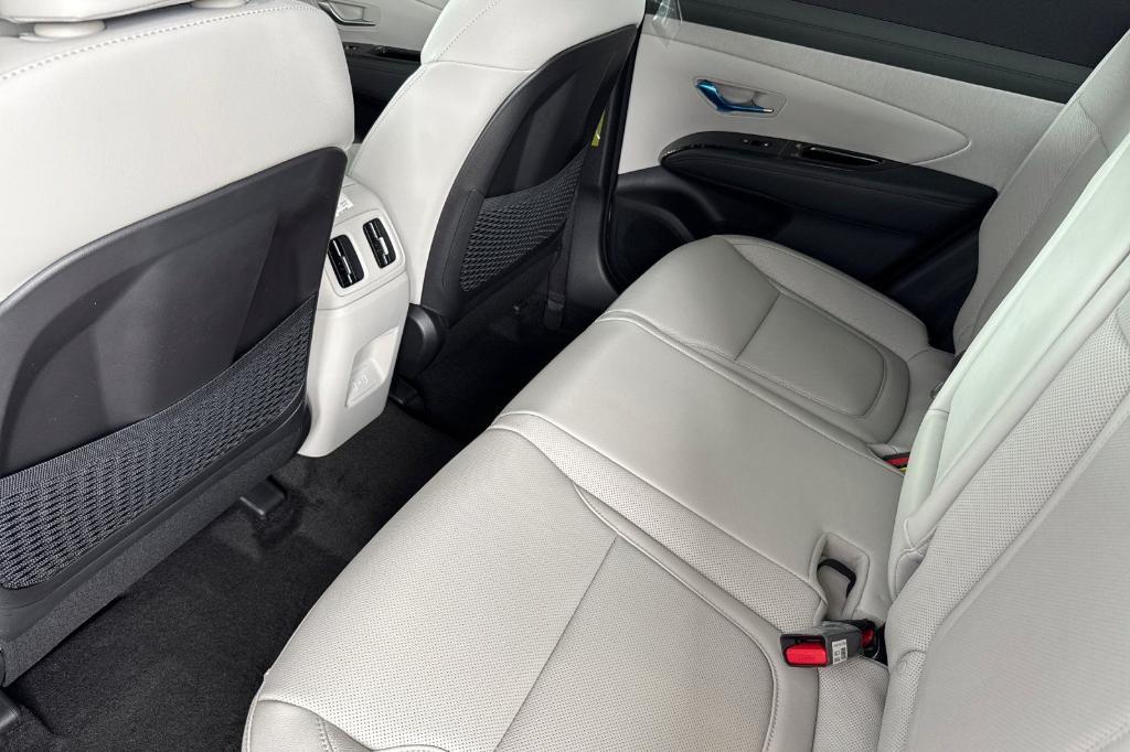 new 2025 Hyundai TUCSON Hybrid car