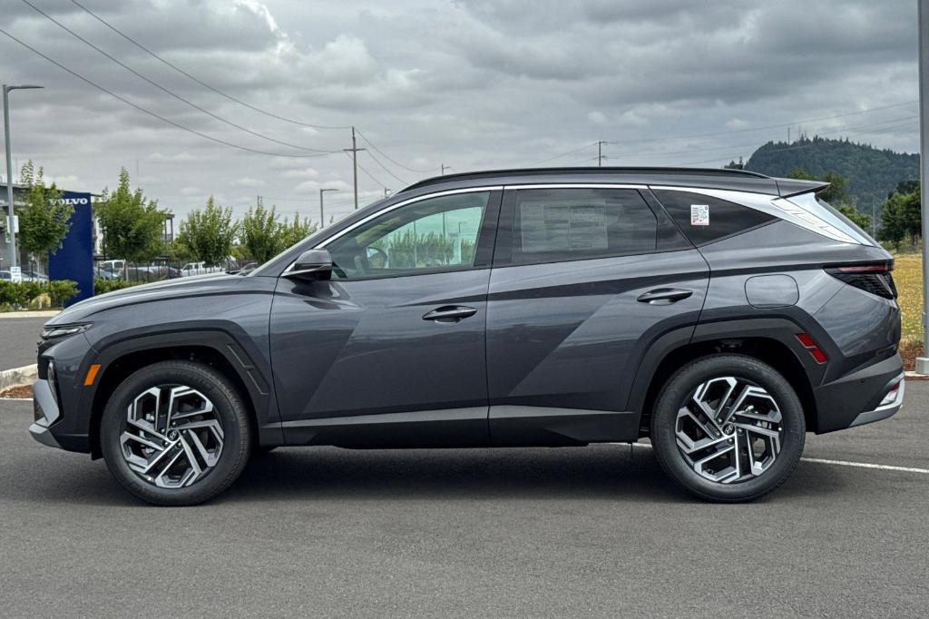 new 2025 Hyundai TUCSON Hybrid car