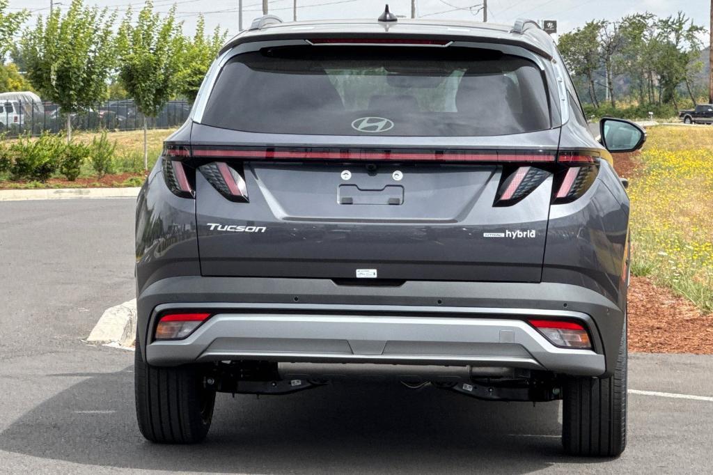 new 2025 Hyundai TUCSON Hybrid car