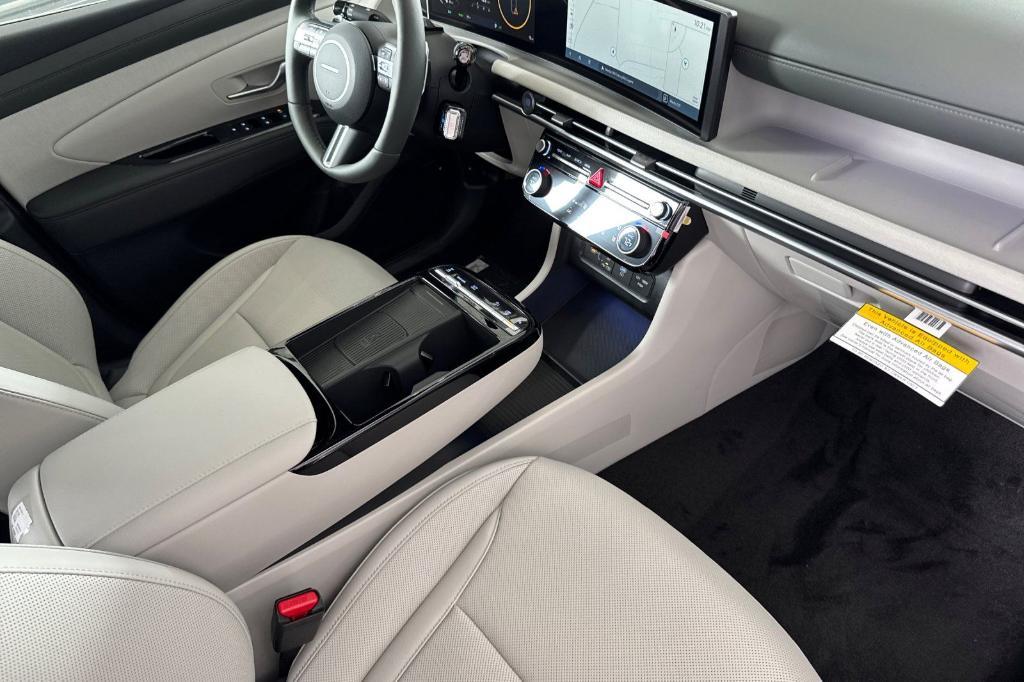 new 2025 Hyundai TUCSON Hybrid car