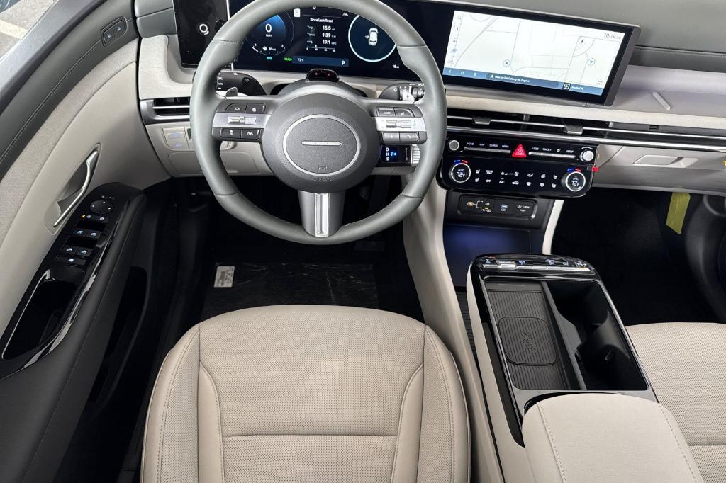 new 2025 Hyundai TUCSON Hybrid car
