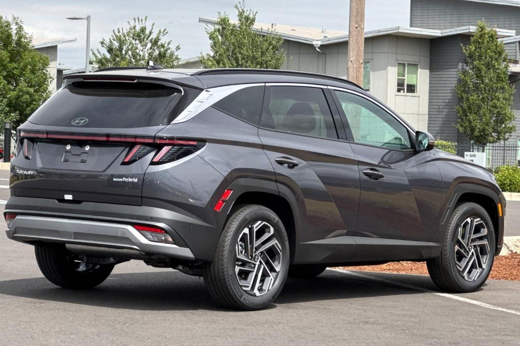 new 2025 Hyundai TUCSON Hybrid car