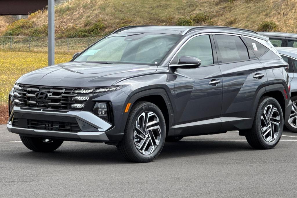 new 2025 Hyundai TUCSON Hybrid car