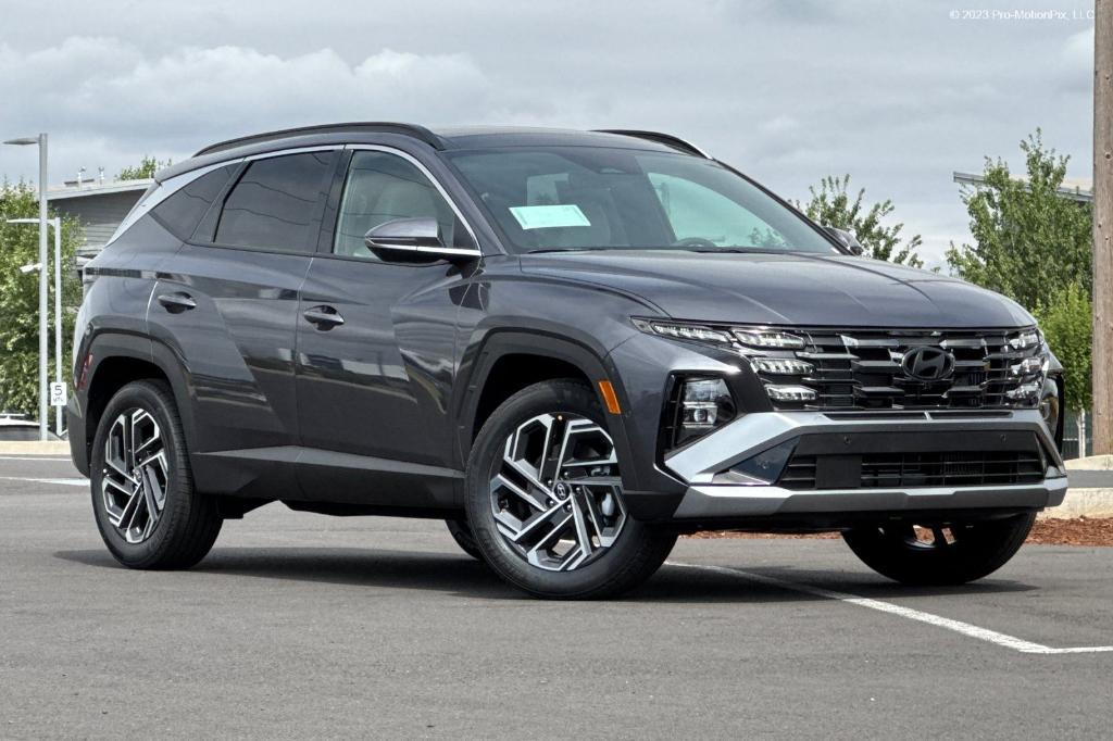 new 2025 Hyundai TUCSON Hybrid car